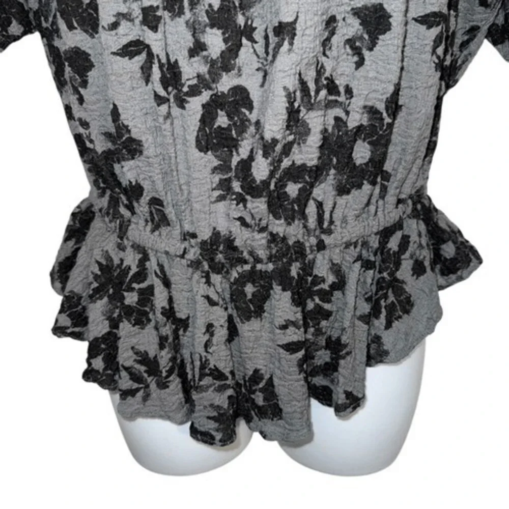 FREE PEOPLE Black and Gray Floral Peplum‎ Hem Top Size Medium